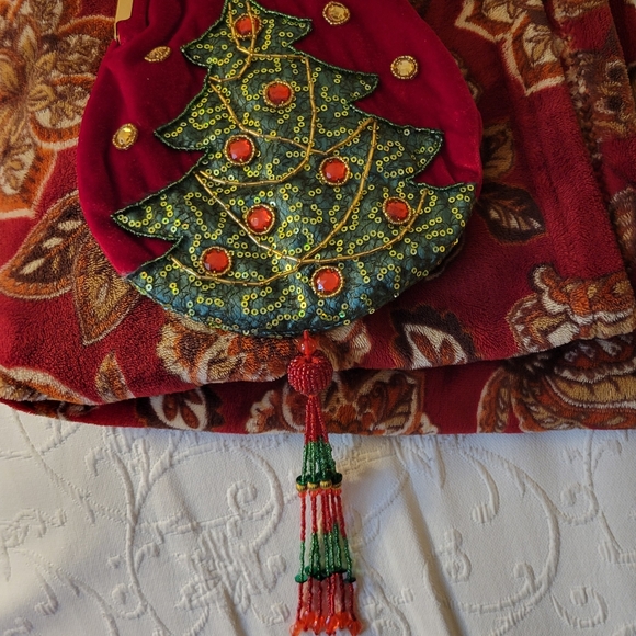 Vintage Christmas tree tassel purse. Red velvet beaded cocktail evening bag. - Picture 3 of 8